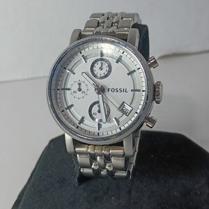 The Fossil ES2197 Watch,  the Fossil Women's Boyfriend Chrono *Needs Battery*
